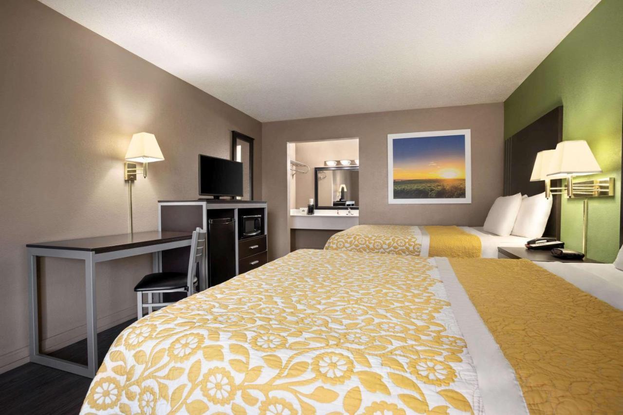 Days Inn By Wyndham Hardeeville/ I-95 State Line Bagian luar foto