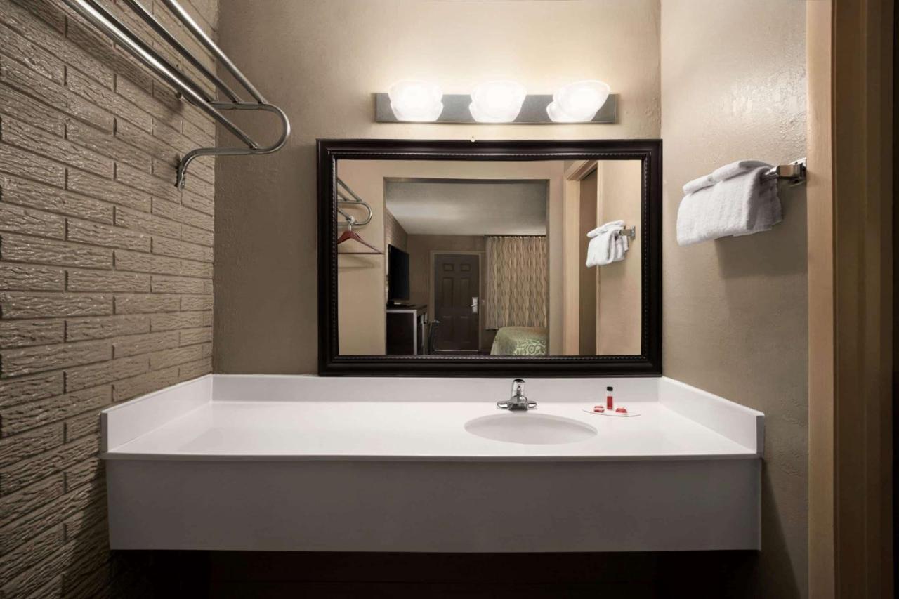 Days Inn By Wyndham Hardeeville/ I-95 State Line Bagian luar foto