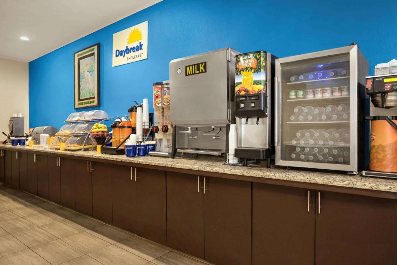 Days Inn By Wyndham Hardeeville/ I-95 State Line Bagian luar foto