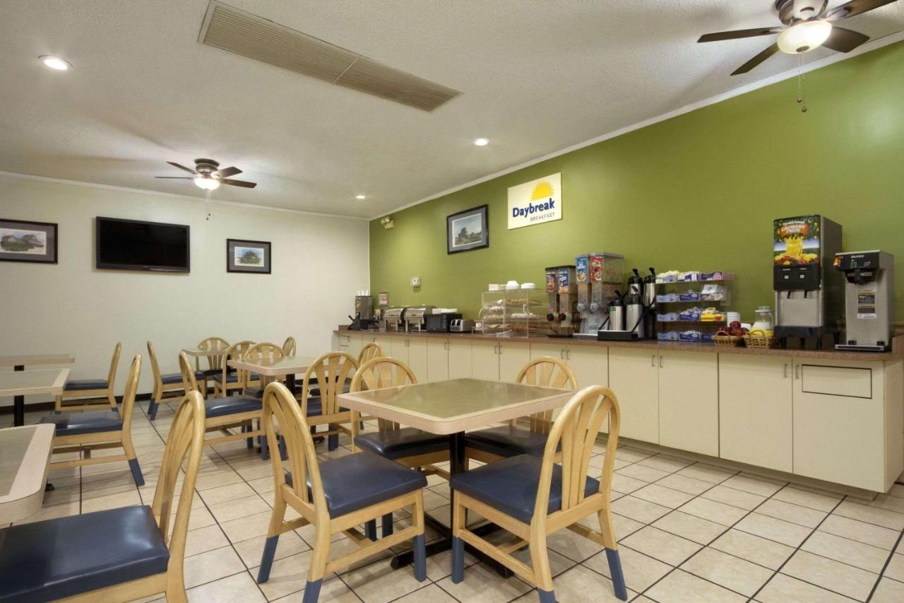 Days Inn By Wyndham Hardeeville/ I-95 State Line Bagian luar foto