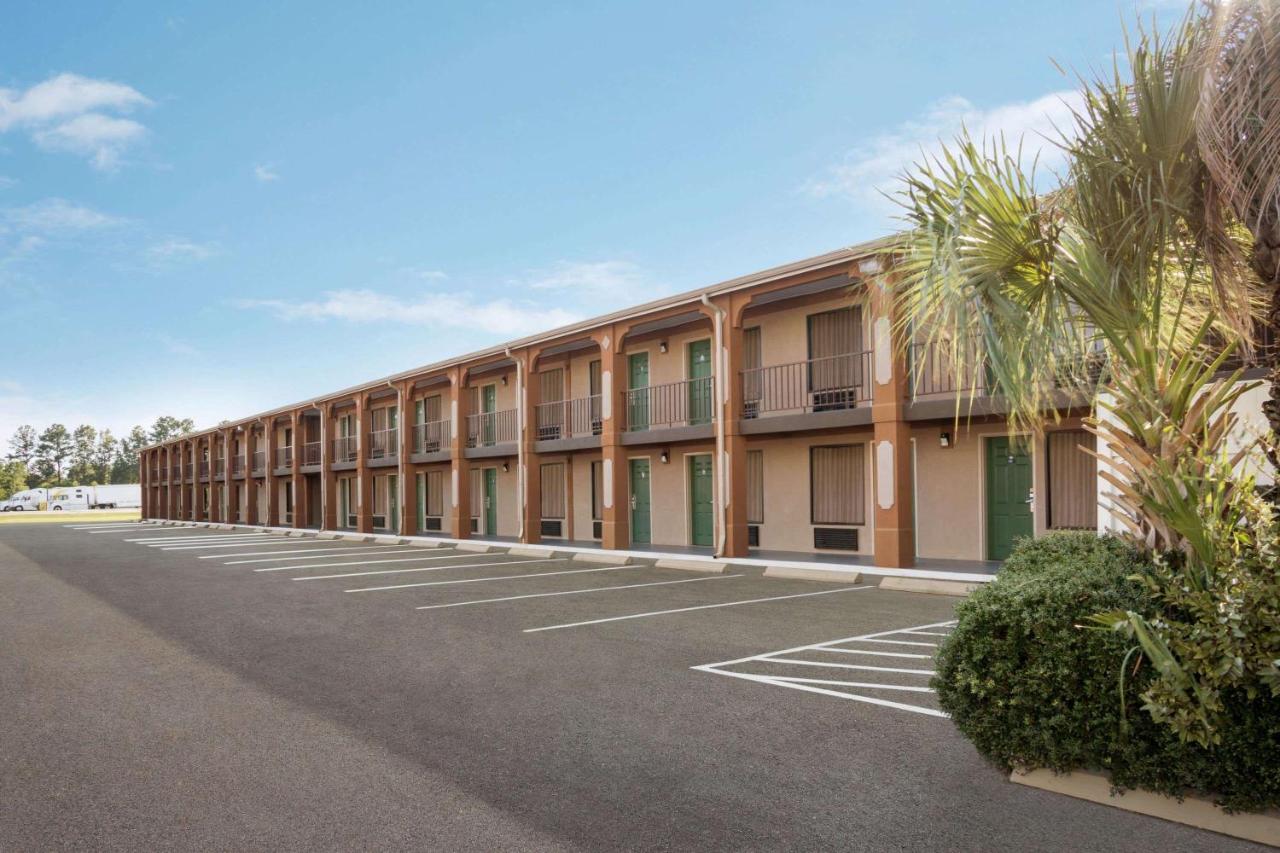 Days Inn By Wyndham Hardeeville/ I-95 State Line Bagian luar foto