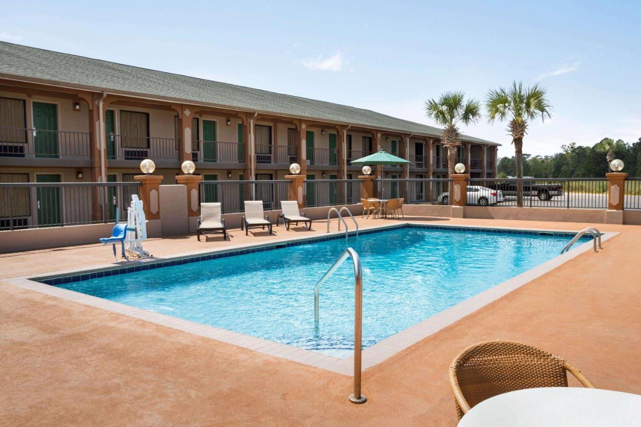 Days Inn By Wyndham Hardeeville/ I-95 State Line Bagian luar foto